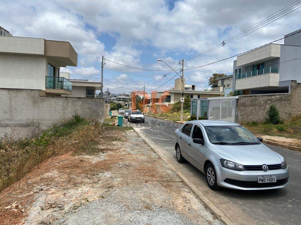 Terreno / Área à venda no Chácara Cotia: 