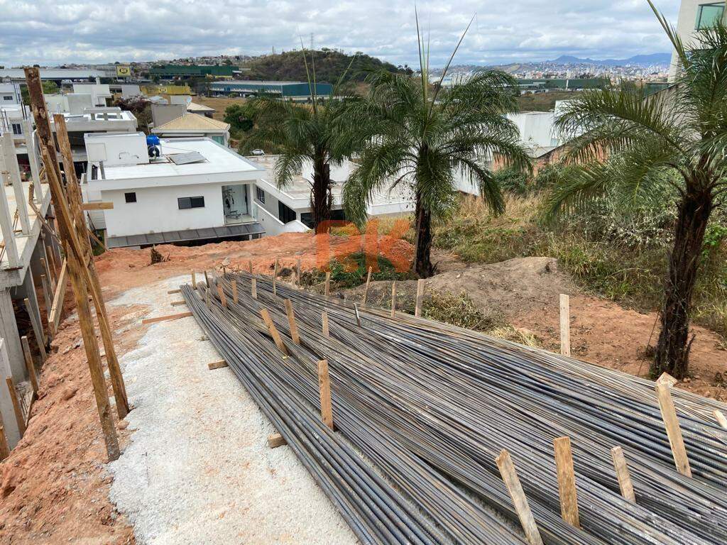 Terreno / Área à venda no Chácara Cotia: 