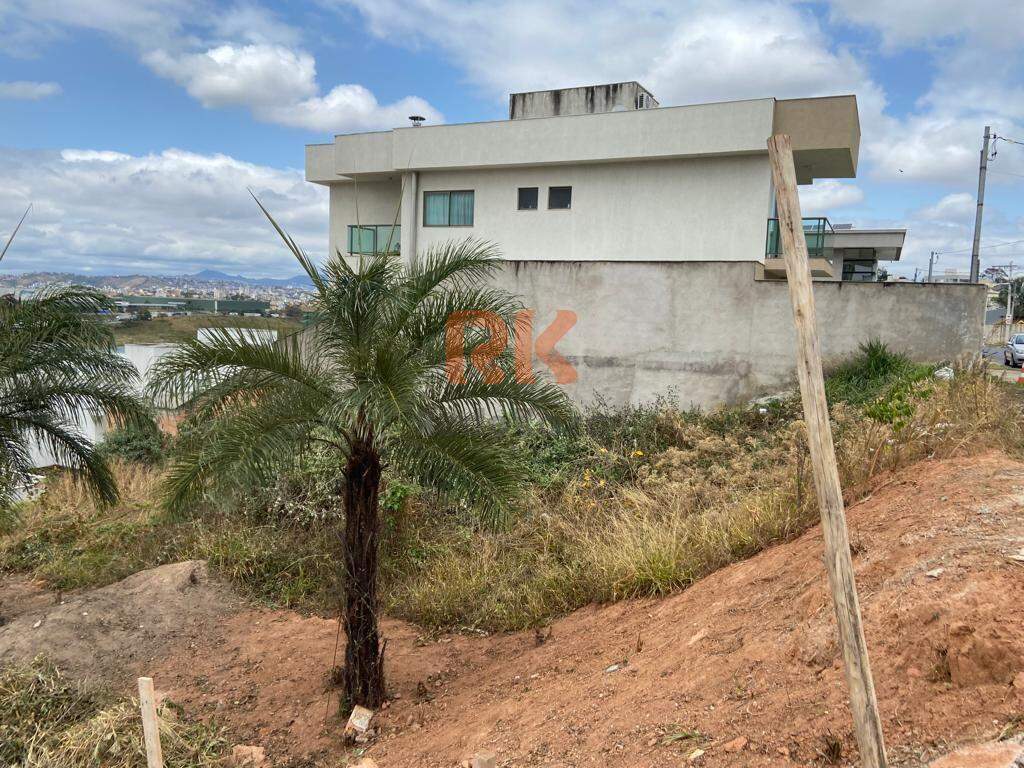 Terreno / Área à venda no Chácara Cotia: 