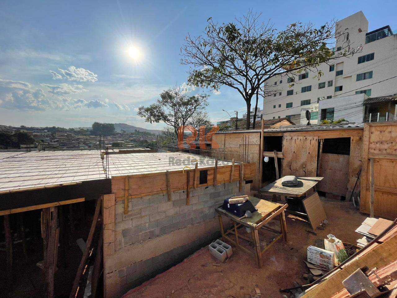 Casa geminada à venda no Cabral: 