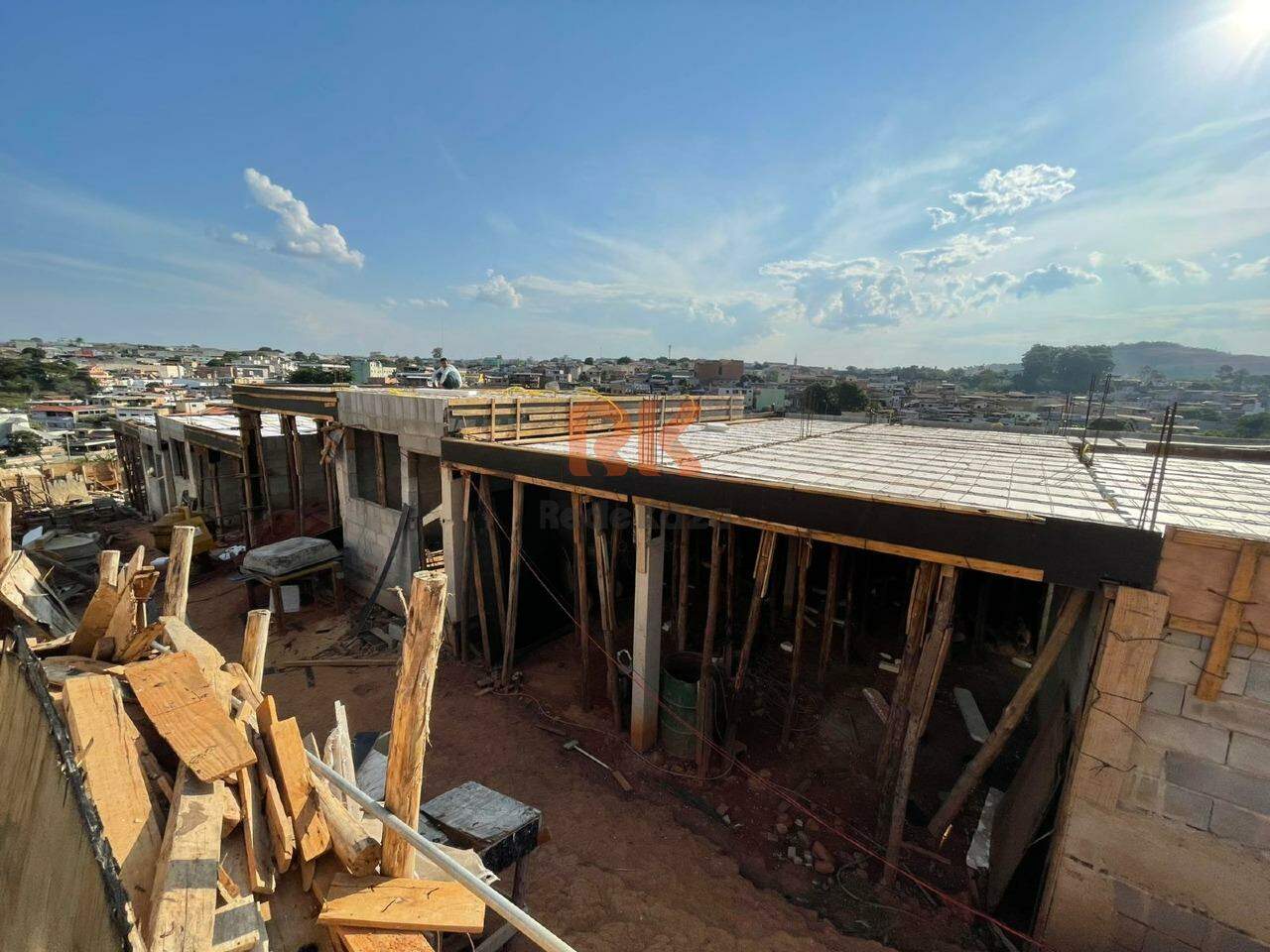 Casa geminada à venda no Cabral: 