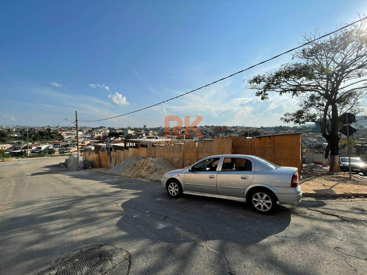 Casa geminada à venda no Cabral: 