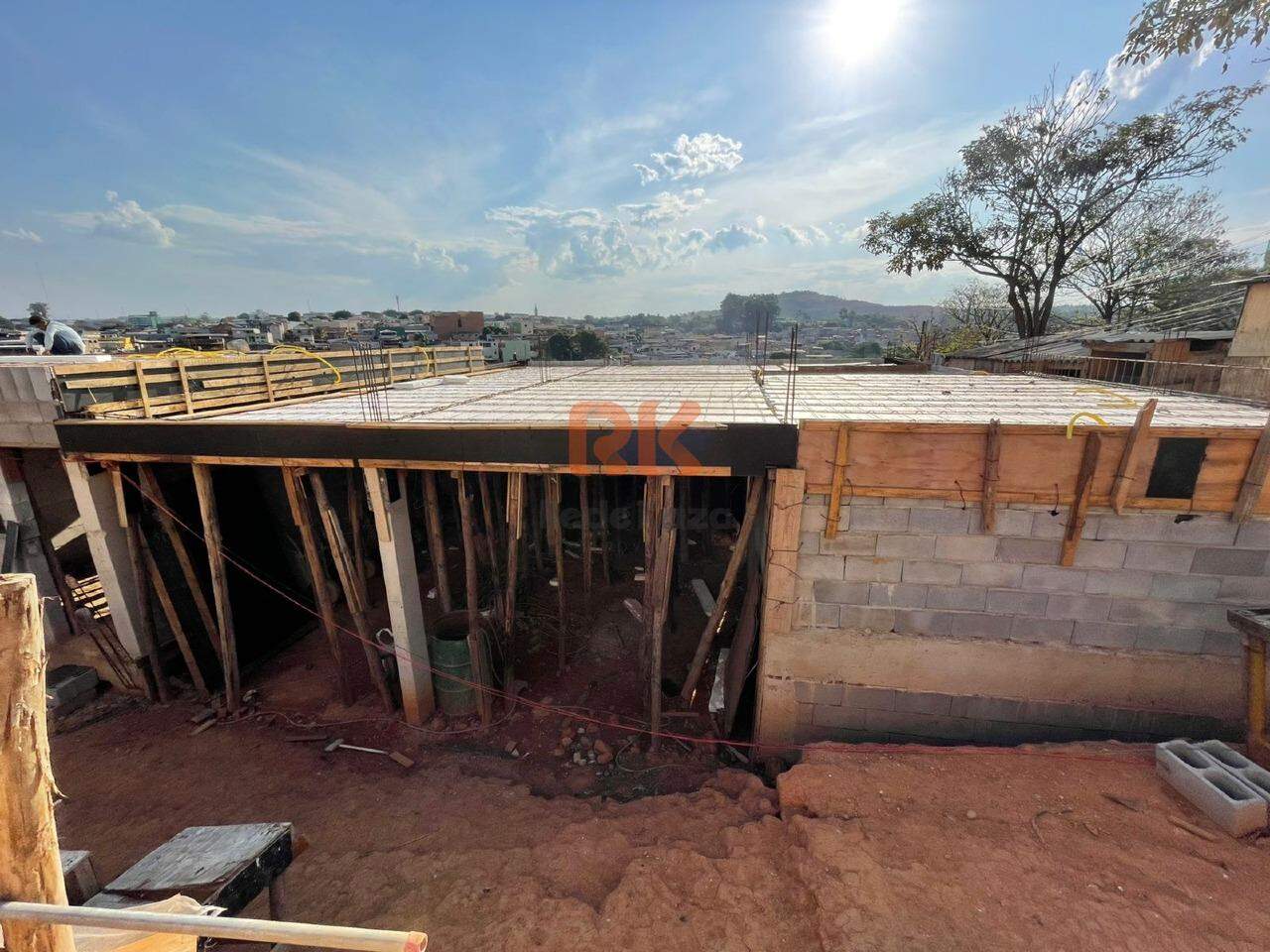 Casa geminada à venda no Cabral: 