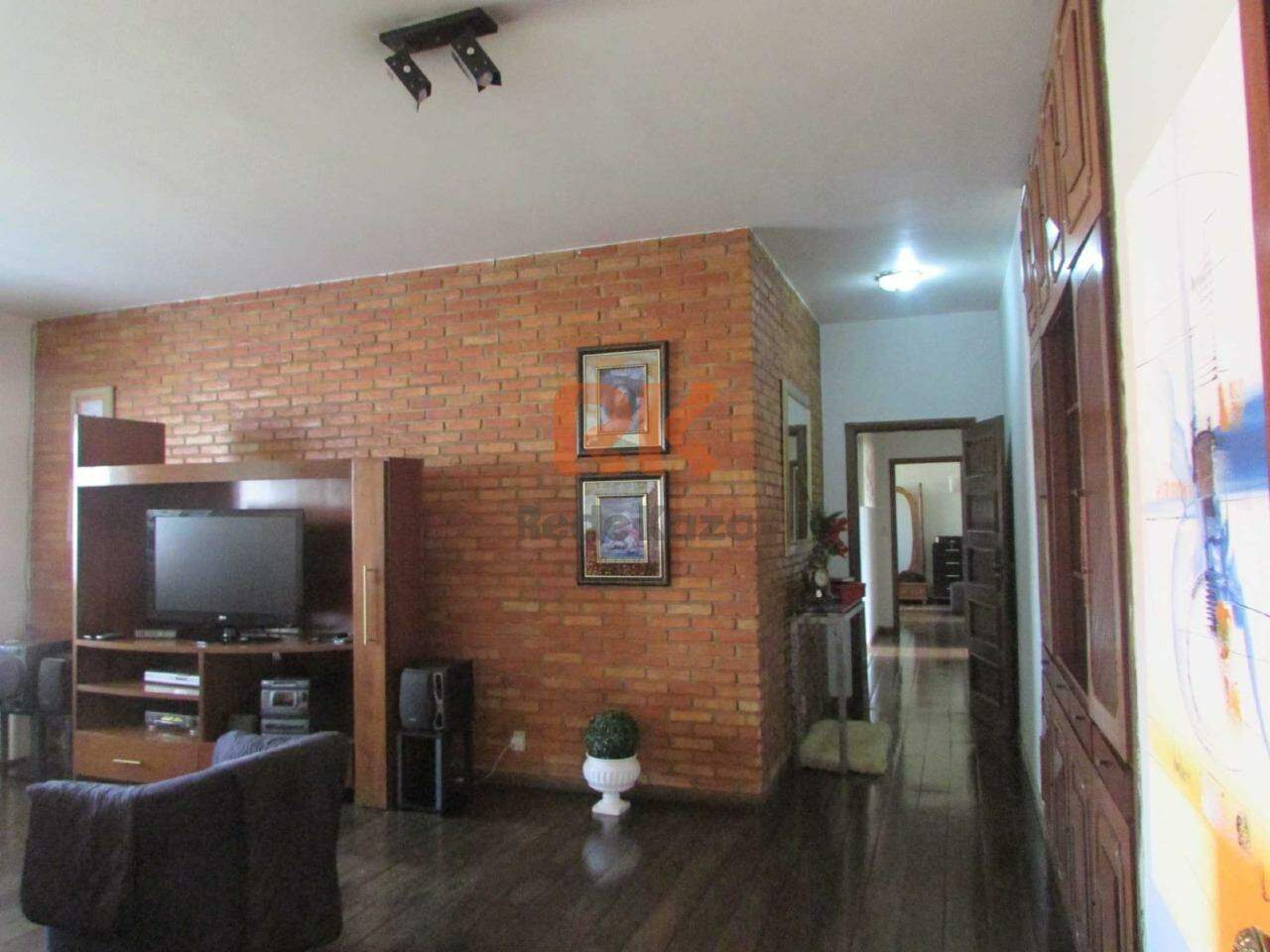 Casa à venda no Bandeirantes: 