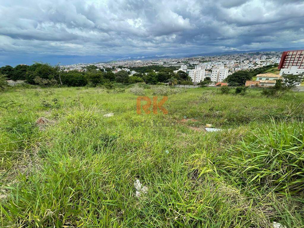 Lote à venda no Chácaras Reunidas Santa Terezinha: 