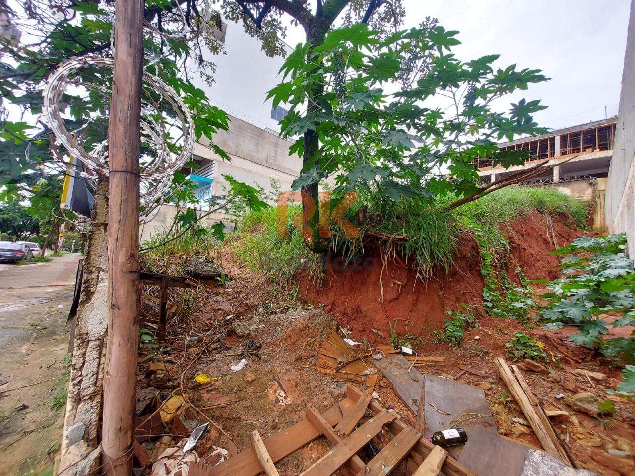 Terreno / Área à venda no Manacás: 