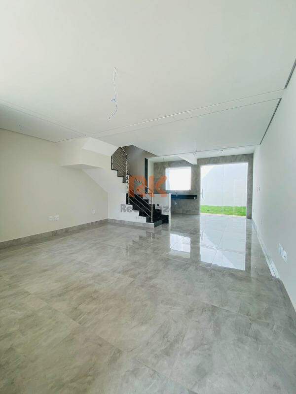 Casa à venda no Itapoã: 