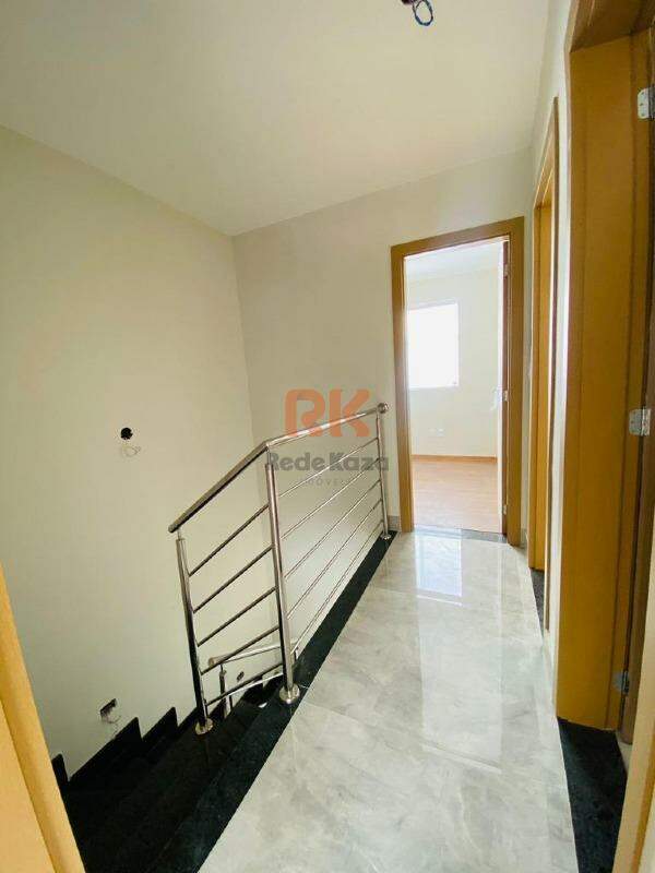 Casa à venda no Itapoã: 