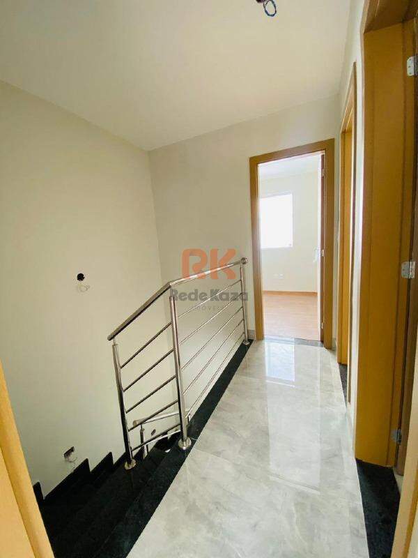 Casa à venda no Itapoã: 