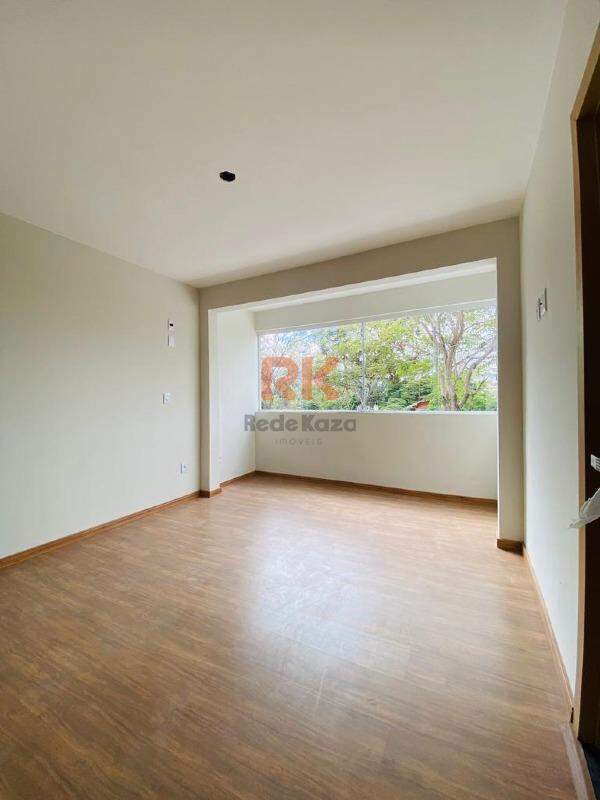 Casa à venda no Itapoã: 