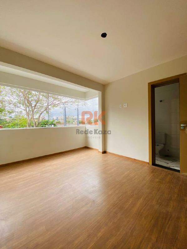 Casa à venda no Itapoã: 