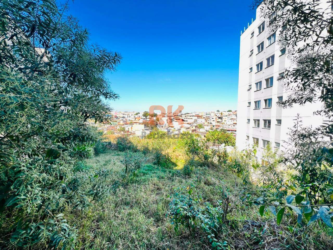 Lote à venda no Cabral: 