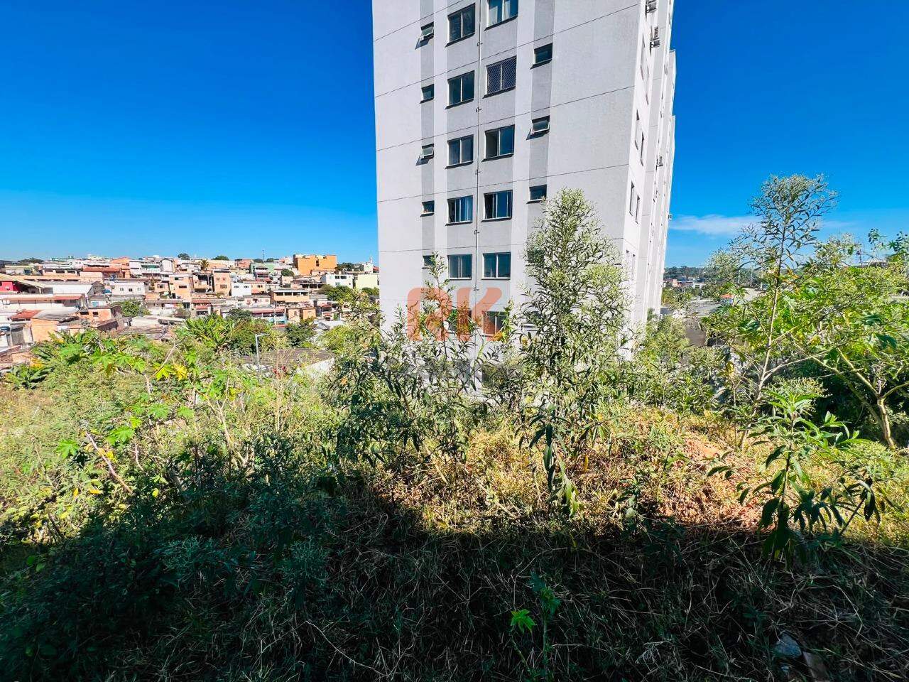 Lote à venda no Cabral: 