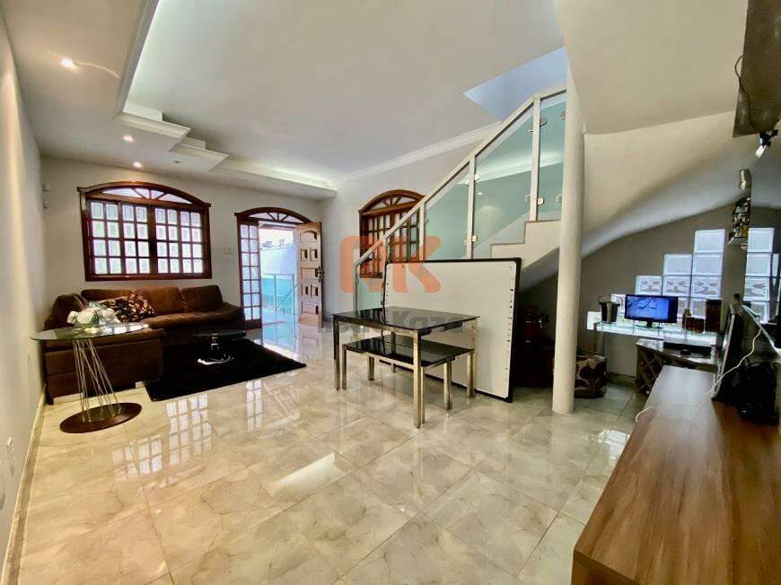 Casa à venda no Serrano: 