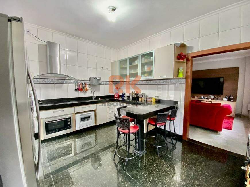 Casa à venda no Serrano: 