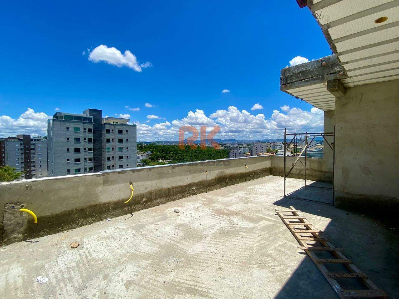 Cobertura à venda no Cabral: 