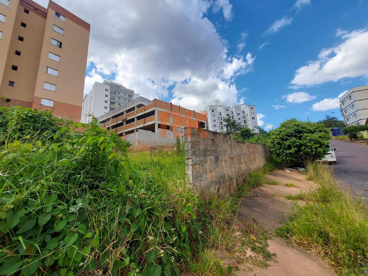 Lote à venda no Manacás: 