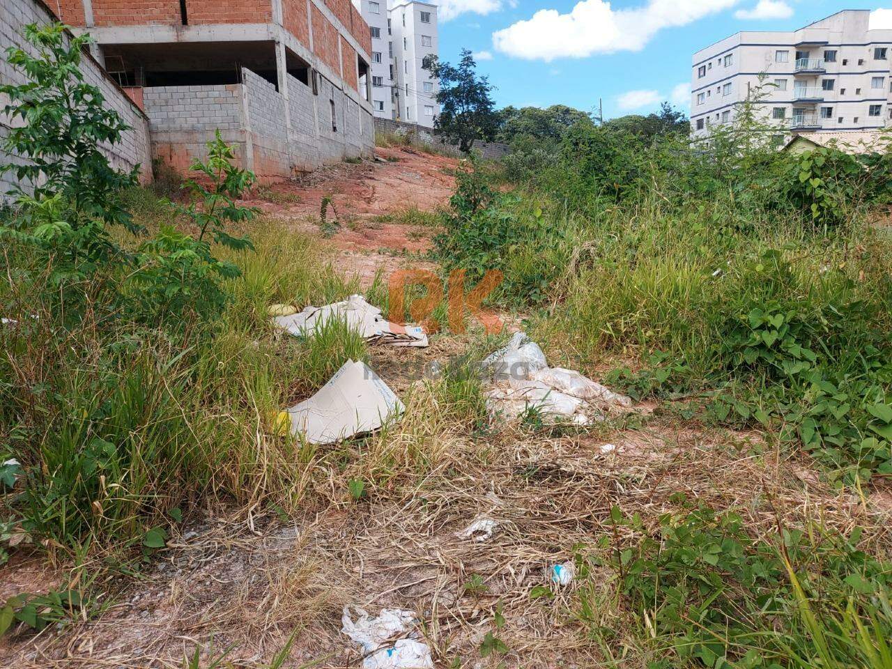 Lote à venda no Manacás: 