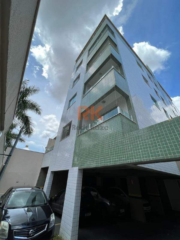 Apartamento à venda no Cabral: 