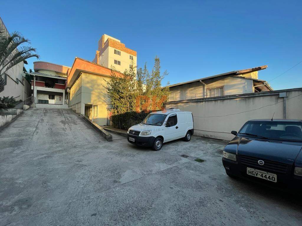 Prédio Comercial à venda no Cabral: 