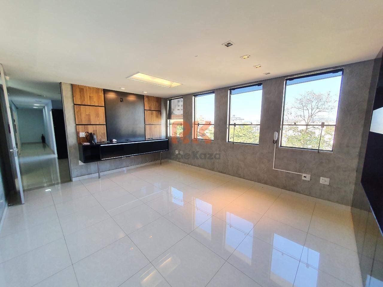 Prédio Comercial à venda no Cabral: 