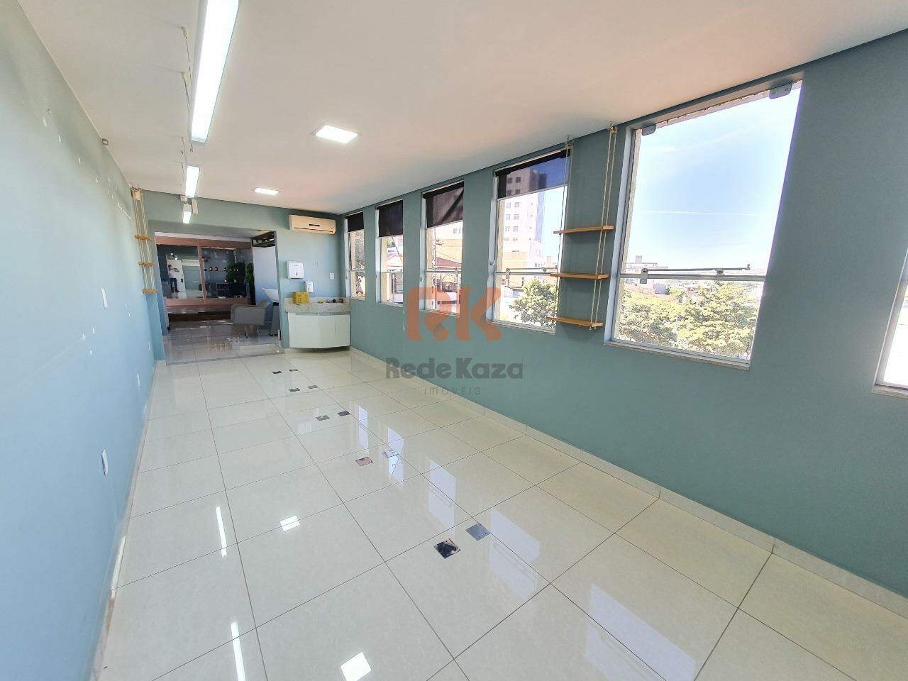 Prédio Comercial à venda no Cabral: 