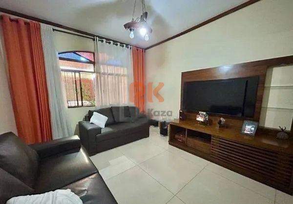 Casa geminada à venda no Serrano: 