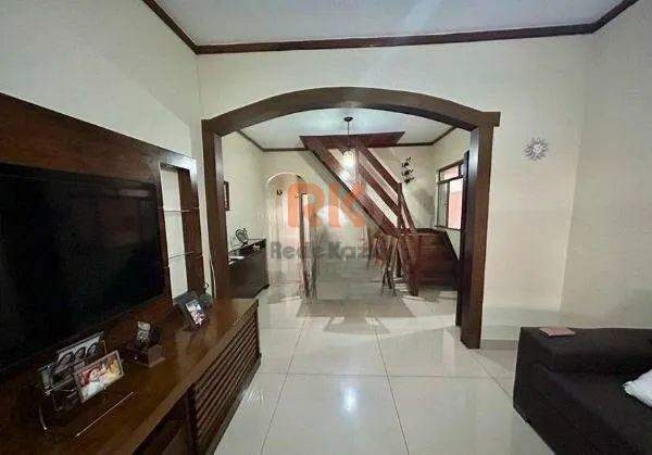 Casa geminada à venda no Serrano: 