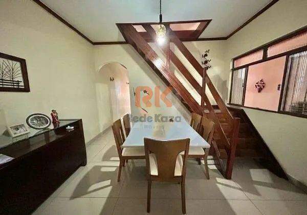 Casa geminada à venda no Serrano: 