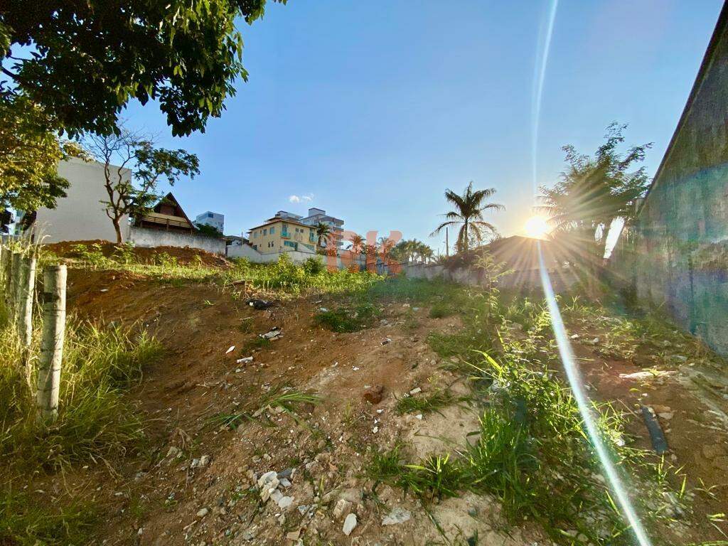 Lote à venda no Cabral: 