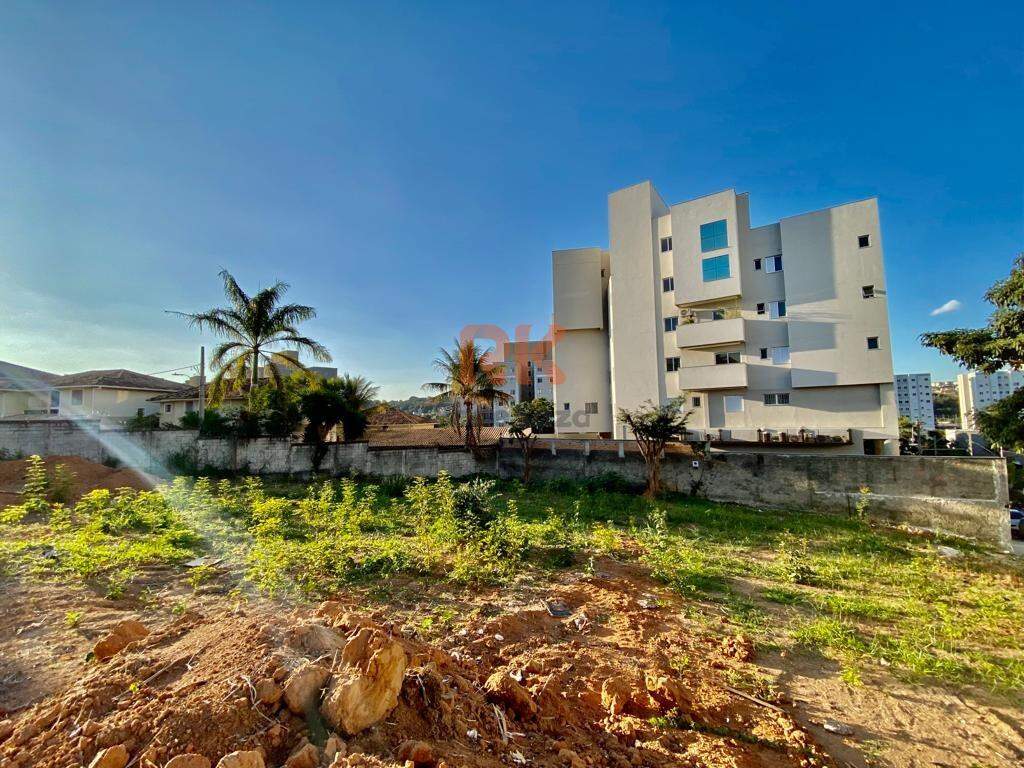 Lote à venda no Cabral: 