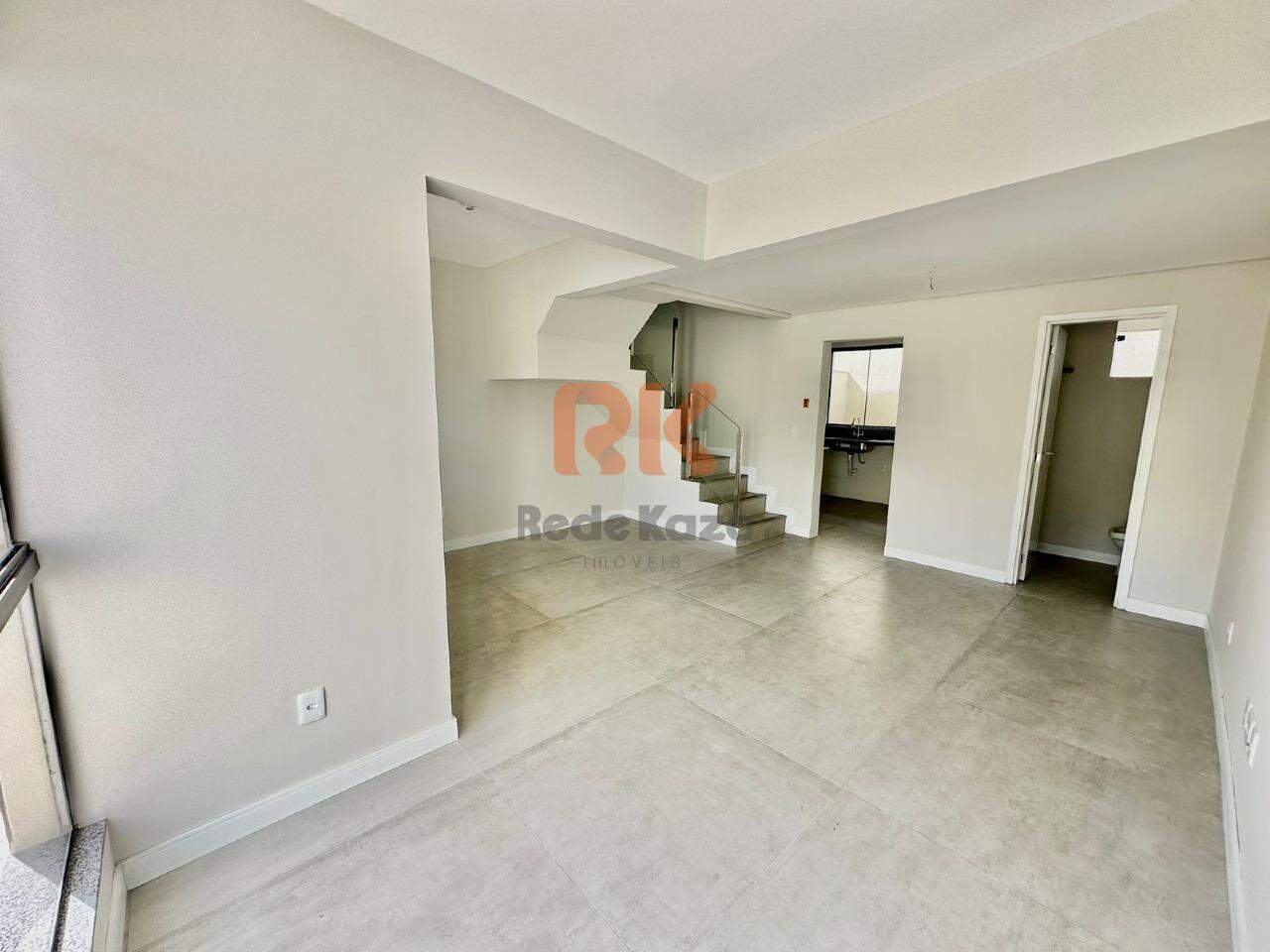 Casa geminada à venda no Santa Amélia: 