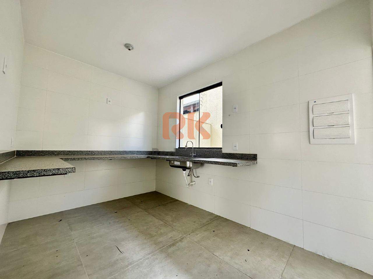 Casa geminada à venda no Santa Amélia: 