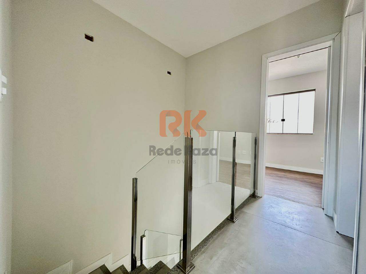 Casa geminada à venda no Santa Amélia: 