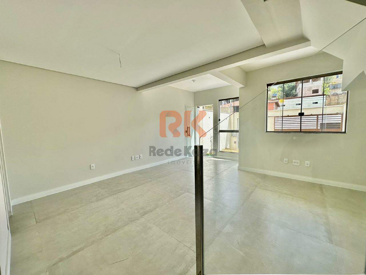 Casa geminada à venda no Santa Amélia: 