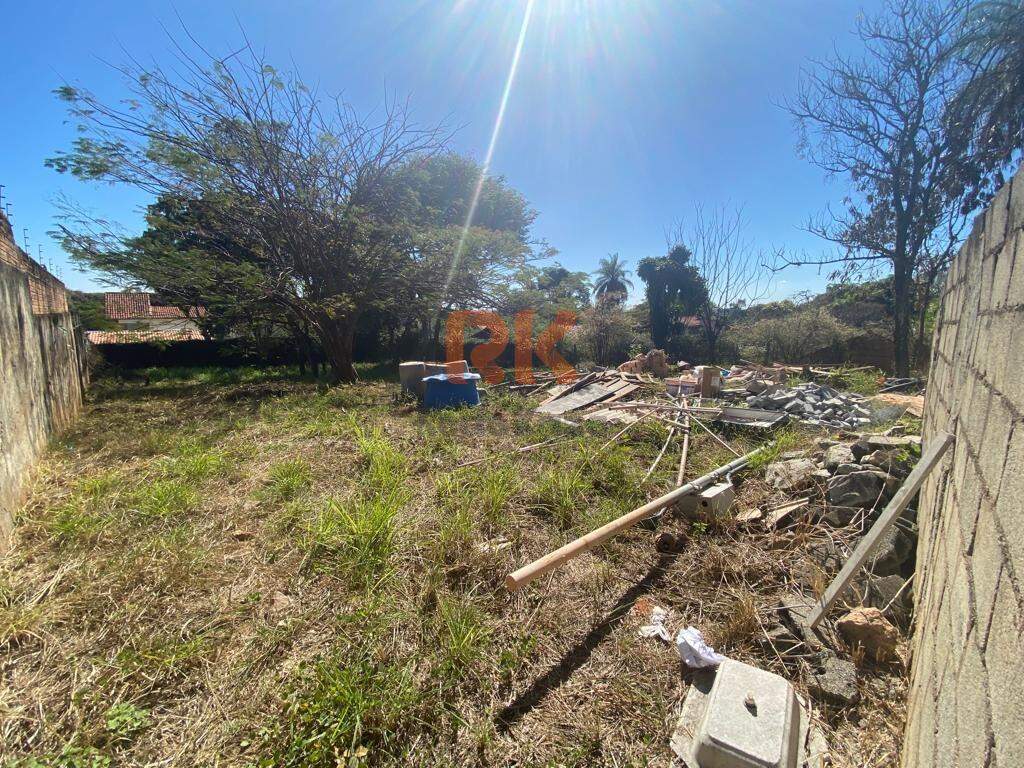 Terreno / Área à venda no Bandeirantes: 