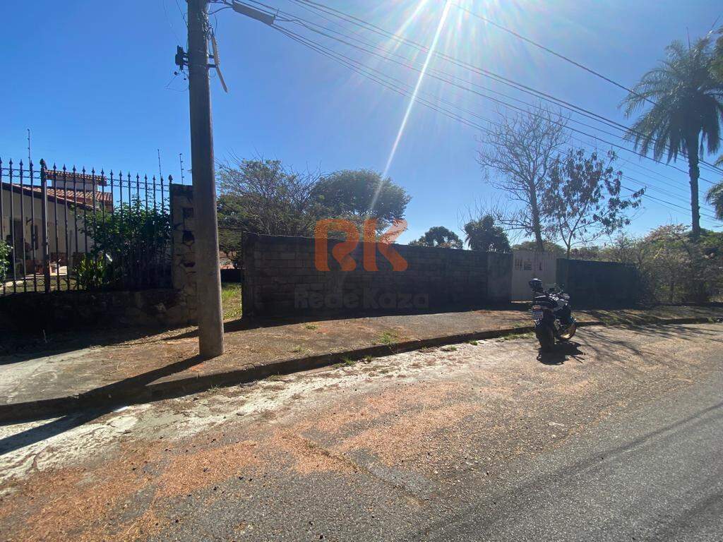 Terreno / Área à venda no Bandeirantes: 