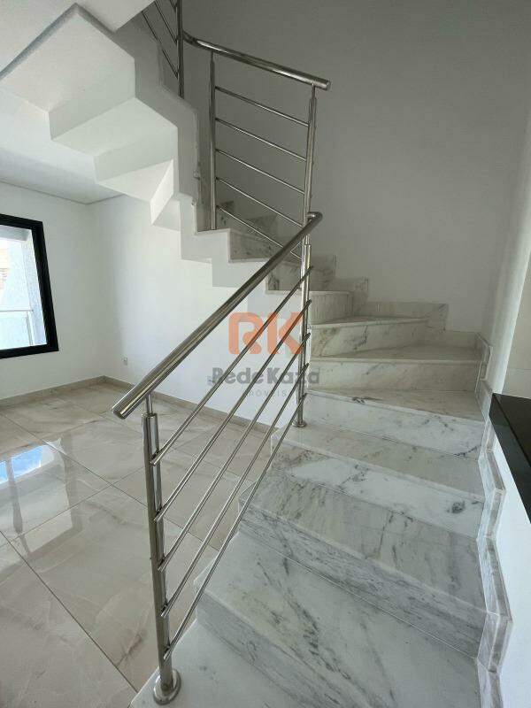 Casa geminada à venda no Cabral: 