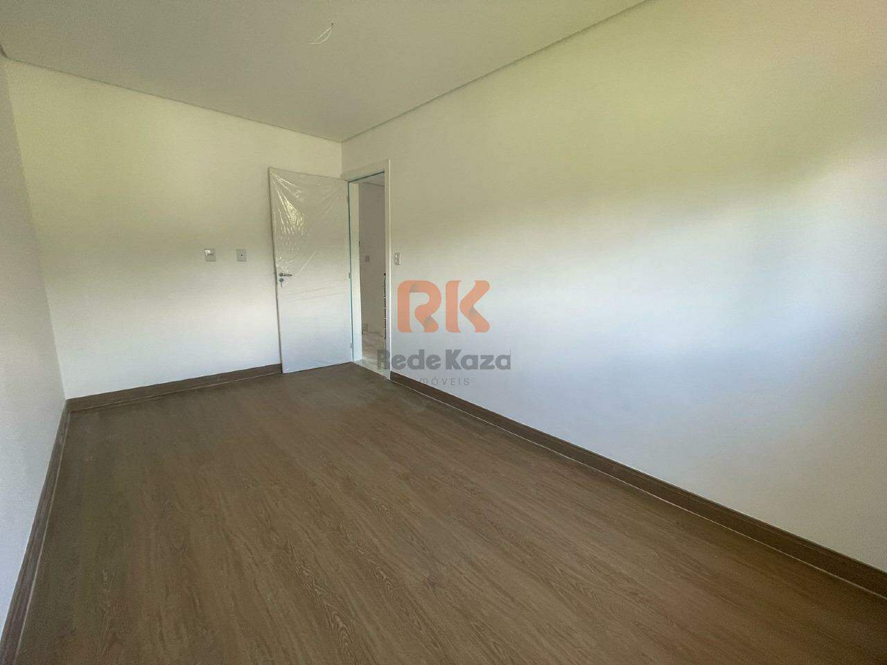 Casa geminada à venda no Cabral: 