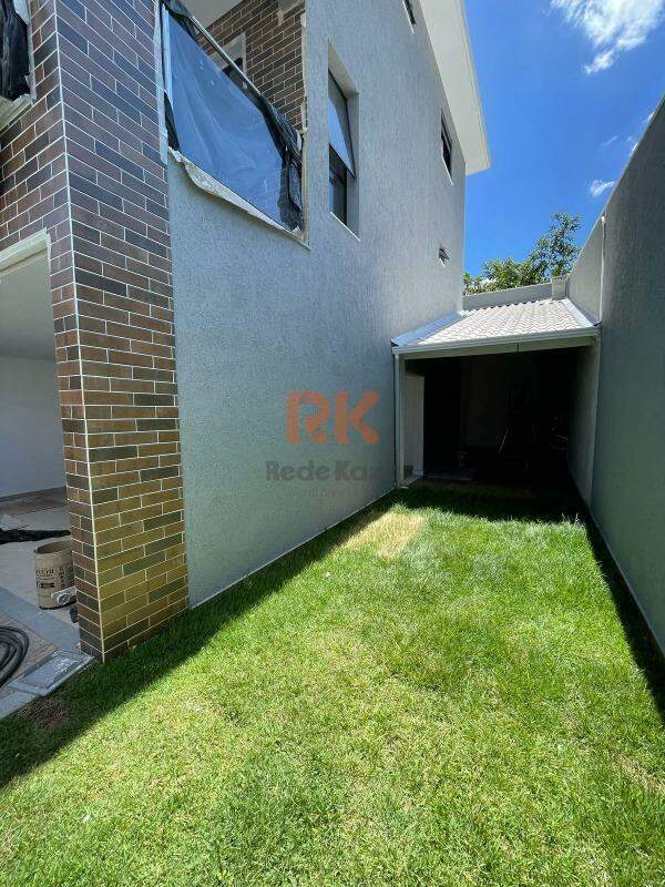 Casa geminada à venda no Cabral: 