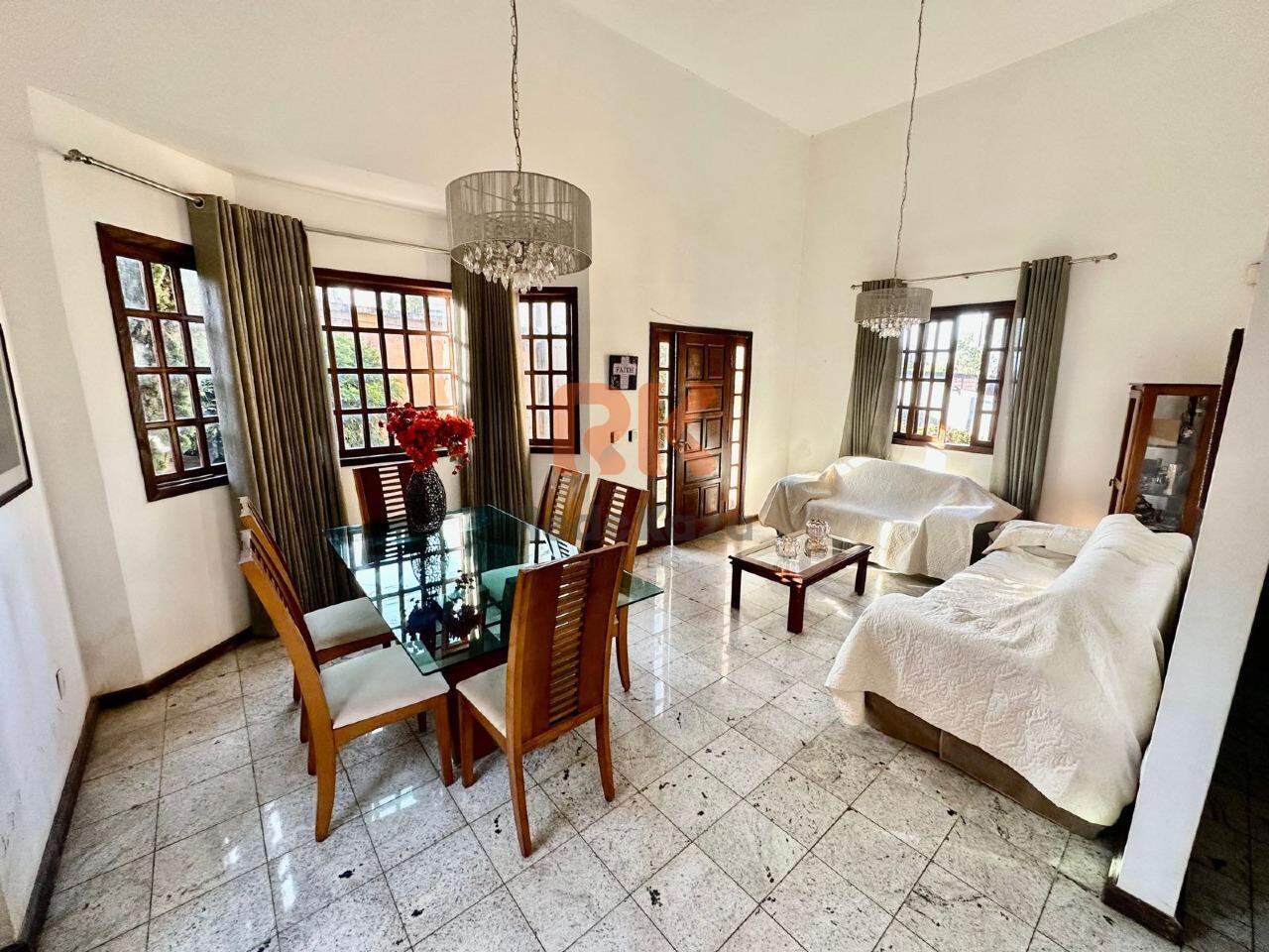 Casa à venda no Bandeirantes: 