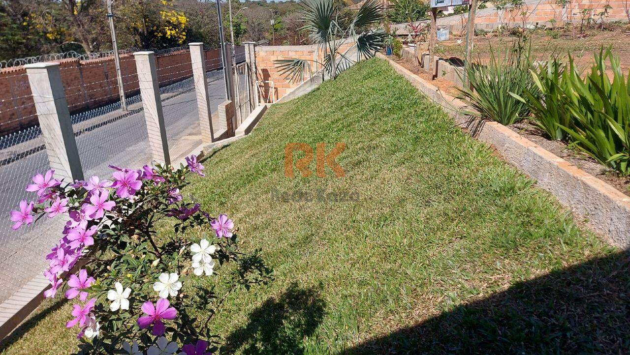 Terreno / Área à venda no Braúnas: 