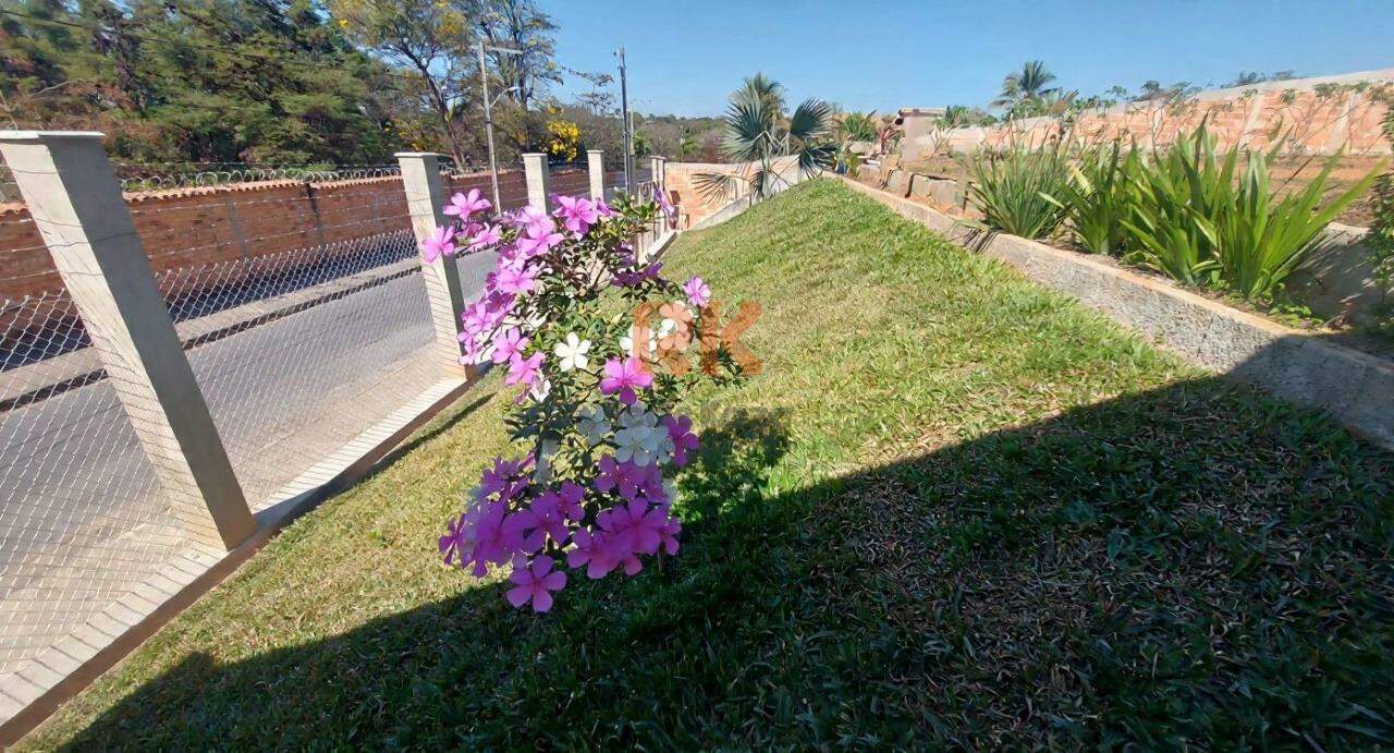 Terreno / Área à venda no Braúnas: 
