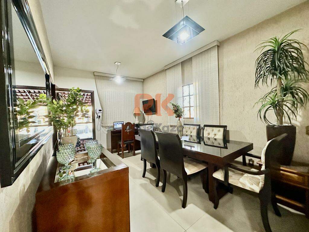 Casa à venda no Planalto: 