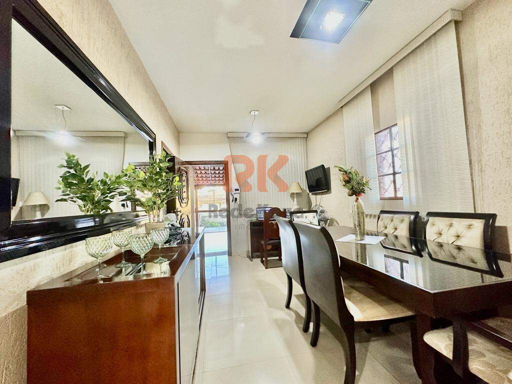 Casa à venda no Planalto: 