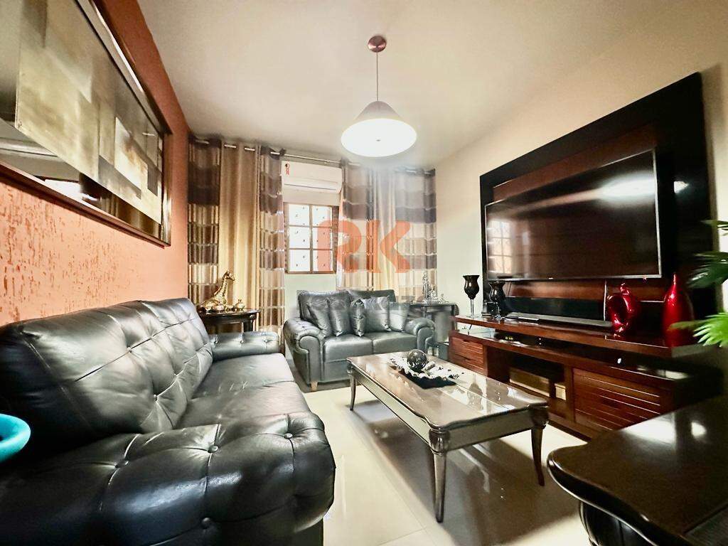 Casa à venda no Planalto: 