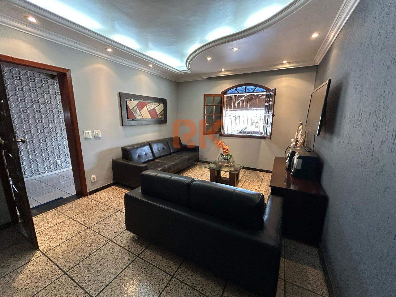 Casa à venda no Itapoã: 