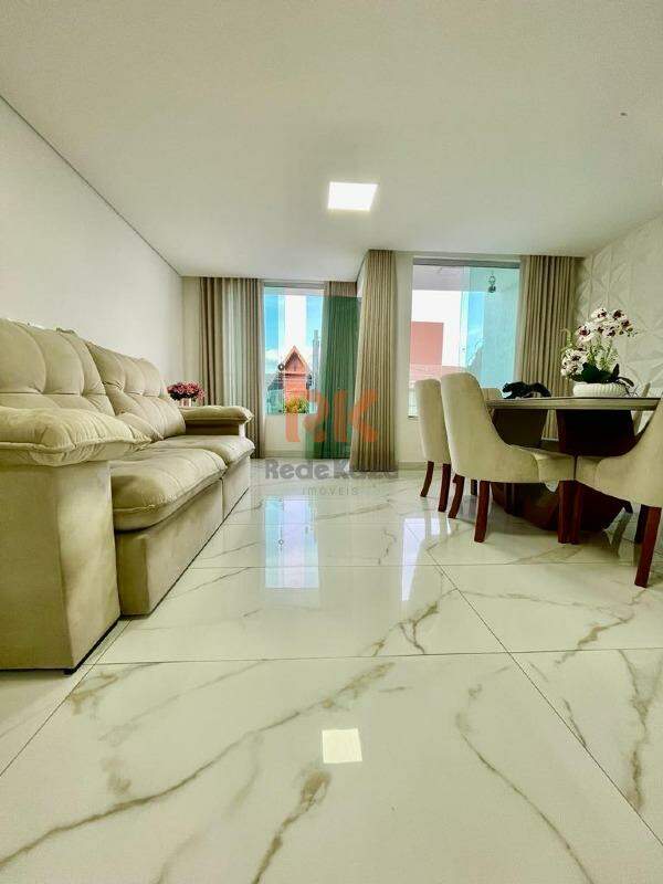 Casa geminada à venda no Cabral: 