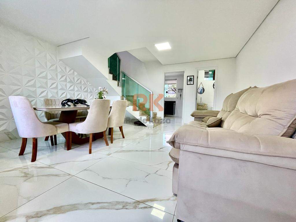 Casa geminada à venda no Cabral: 