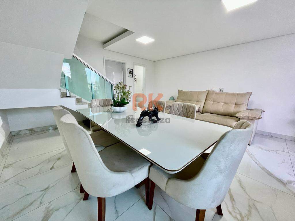 Casa geminada à venda no Cabral: 